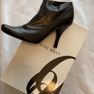 Nine West Shoe Boots! Sz 7M Dark Brown